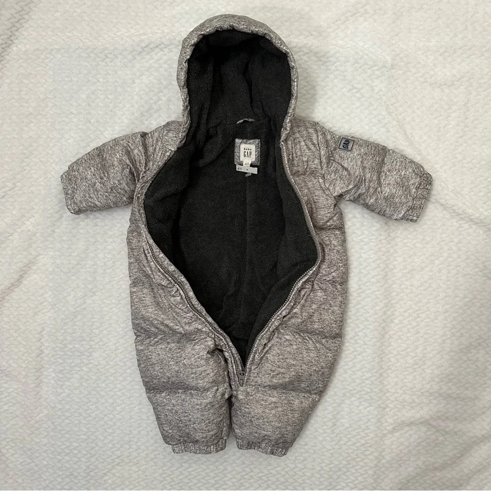 Gap Heathered Gray Down Snowsuit size 6-12 months